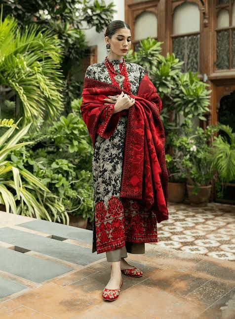 SAPPHIRE -3PC KARANDI Bana Dori Printed Shirt With Printed Duppta -SAF 5006