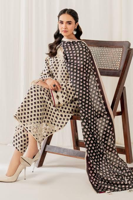 SAPPHIRE -3PC KARANDI Bana Dori Printed Shirt With Printed Duppta -SAF 5014